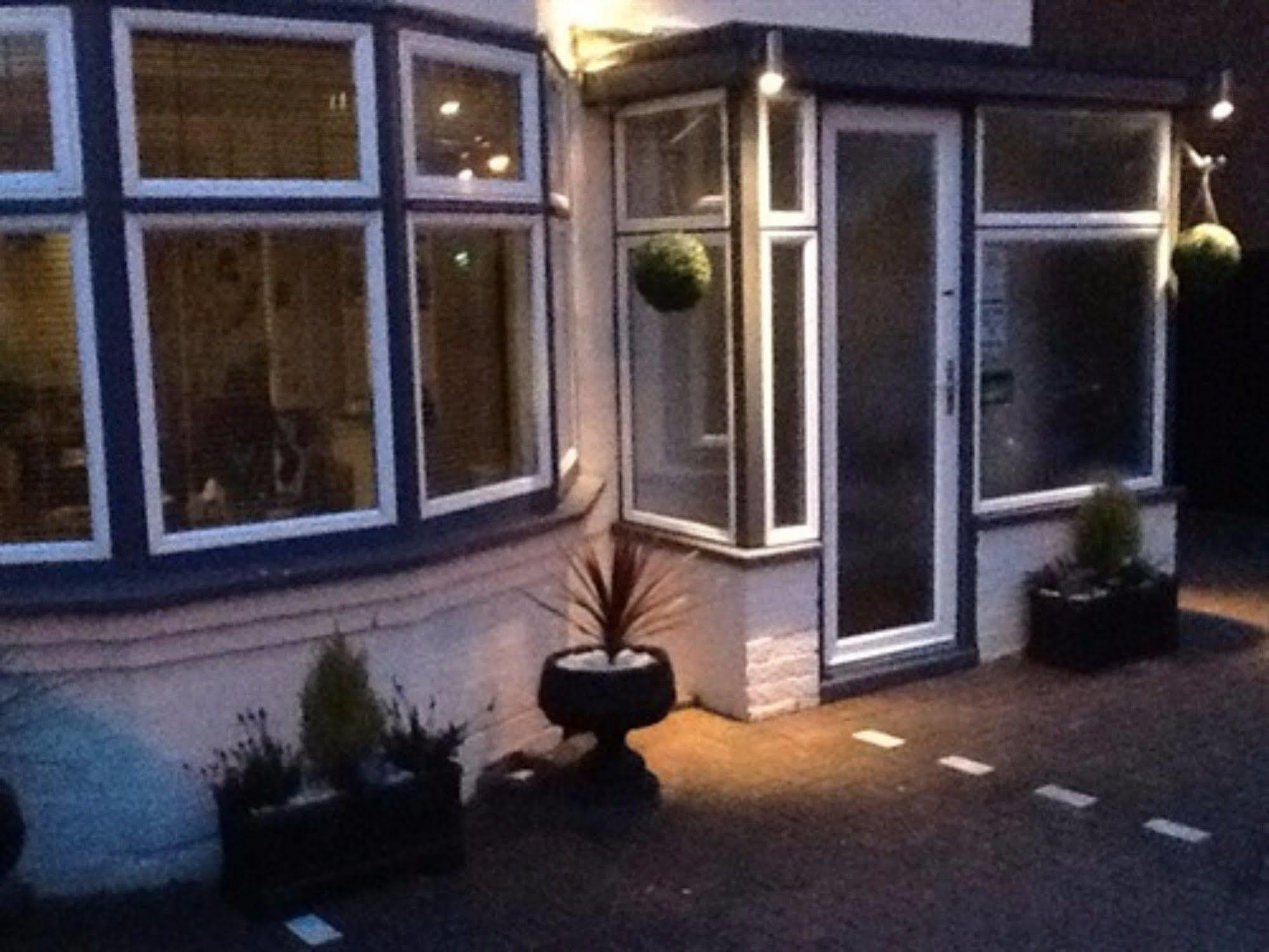 Hunters Moon Guest House Stratford-upon-Avon Exterior photo