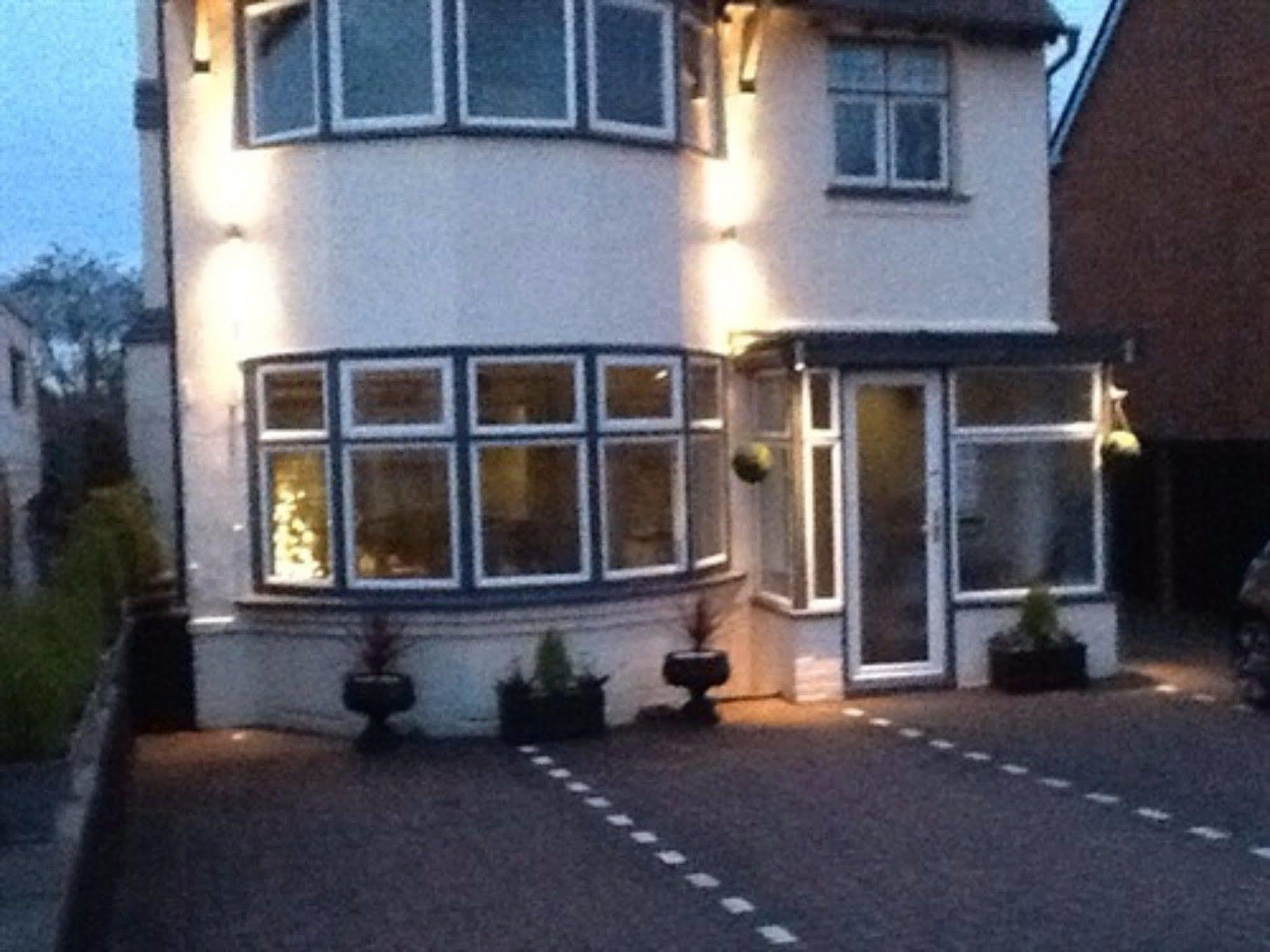 Hunters Moon Guest House Stratford-upon-Avon Exterior photo